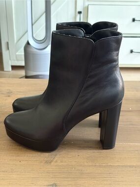 Naturalizer Women's Black Leather Platform Ankle Boots
